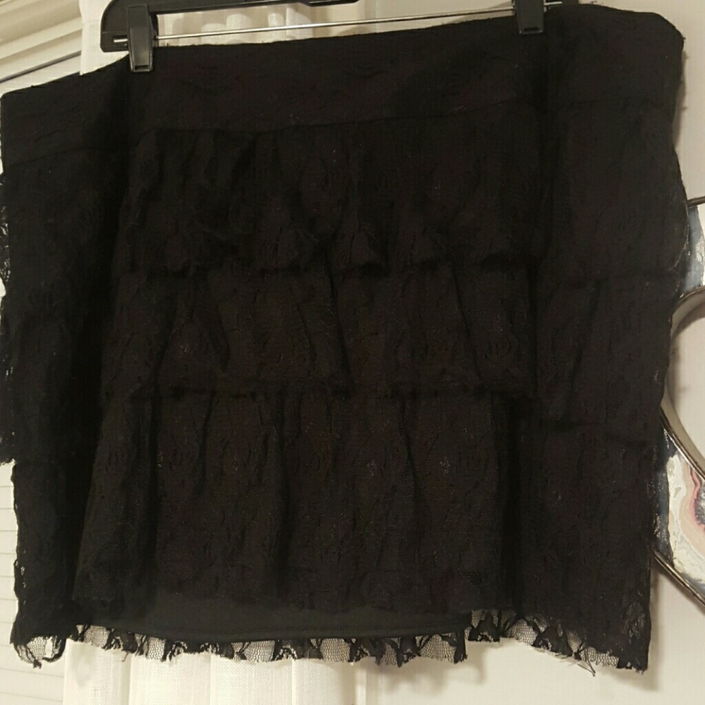 Black laced mini tiered skirt